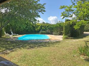 Maison de vacances Beautiful 1-Bed Gite 2km quiet walk from Eymet Walnut 24500 Eymet Aquitaine