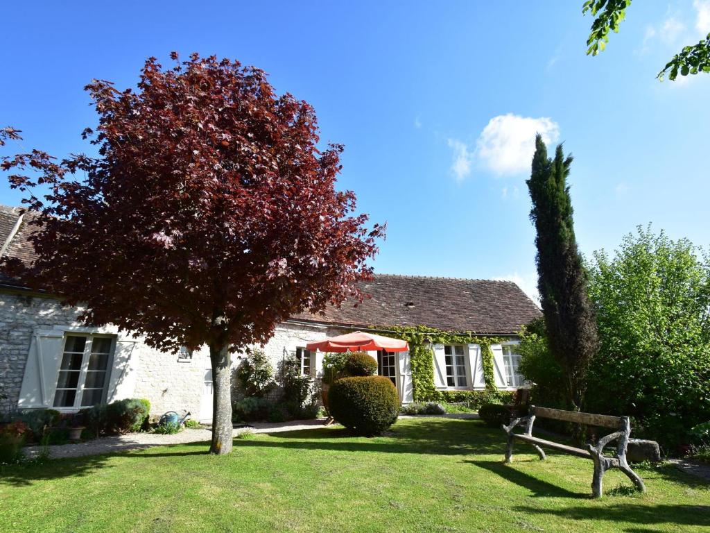 Beautiful 18th century holiday home with enclosed garden 1 hour from Paris , 45300 Yèvre-le-Châtel