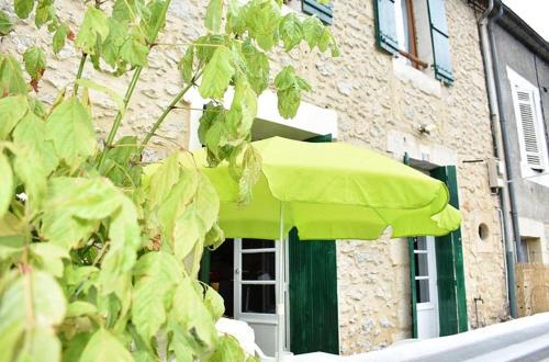Beautiful 2-Bed Cottage in Le Bugue
