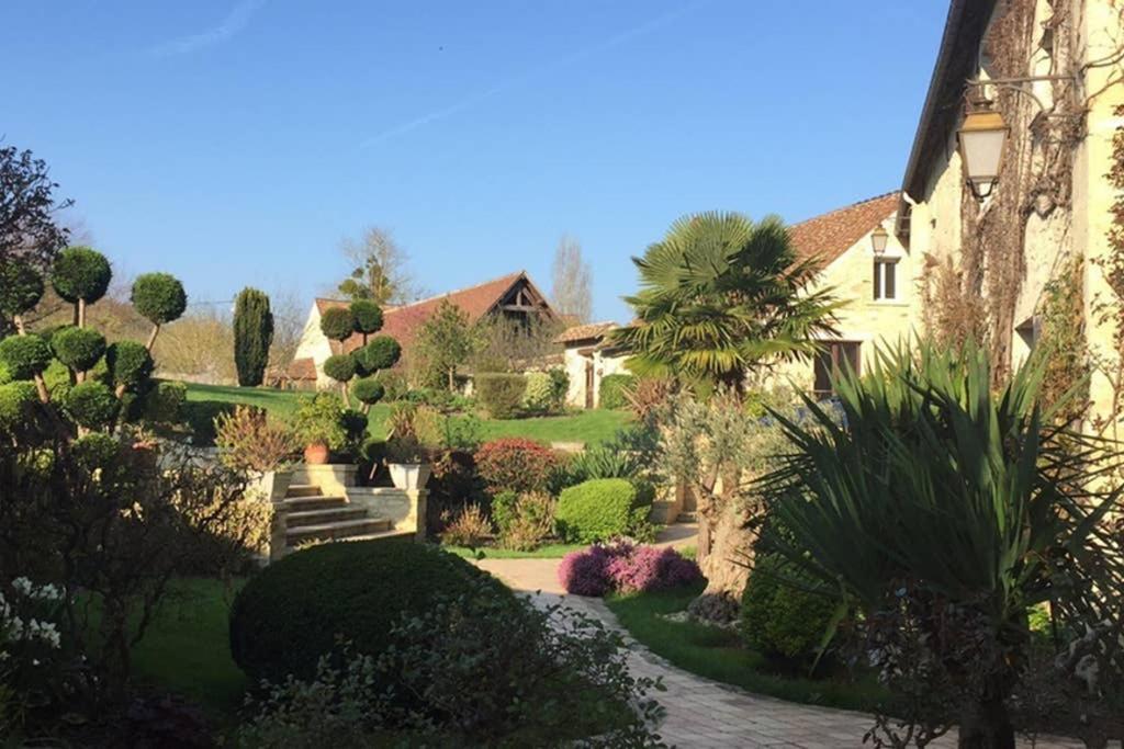 Beautiful country house located 50min from Paris Eiffel Tour - Demeure d'exception à 50min de Paris Tour Eiffel 1 rue la Grand'rue, 95420 Hodent