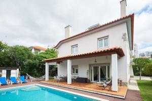 Maison de vacances Beautiful family Villa with a pool 14 Rua Galiza 2765-326 Estoril -1