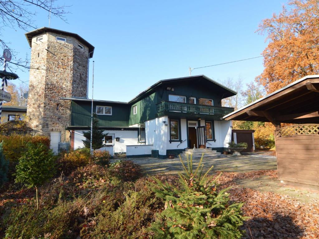 Beautiful Holiday Home in Bad ems with Sauna , 56130 Kemmenau