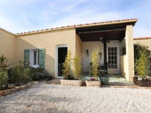 Beautiful holiday home in Gargas with private pool