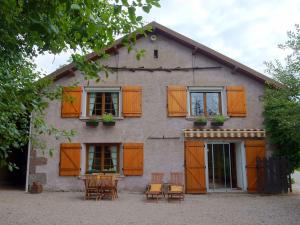 Maison de vacances Beautiful Holiday Home in La Chapelle aux Bois with Garden  88240 Bains-les-Bains Lorraine