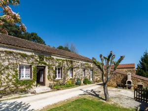 Maison de vacances Beautiful holiday home in Loubejac with nature views  24550 Villefranche-du-Périgord Aquitaine