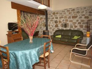 Maison de vacances Beautiful Holiday Home in Saint Pons near Forest  07580 Berzème Rhône-Alpes