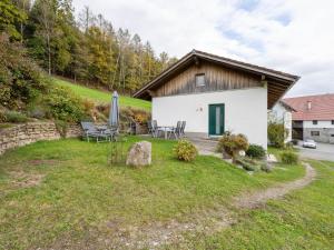 Beautiful holiday home in Viechtach with views