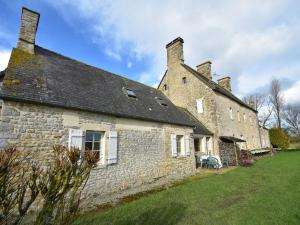 Maison de vacances Beautiful Holiday Home with Courtyard in Appeville  50500 Appeville Normandie