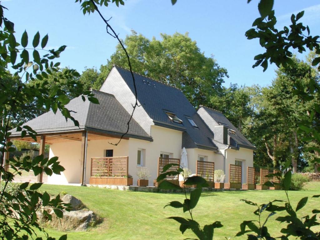 Maison de vacances Beautiful holiday home with large garden in Brittany 1 km from the beach  22240 Plurien