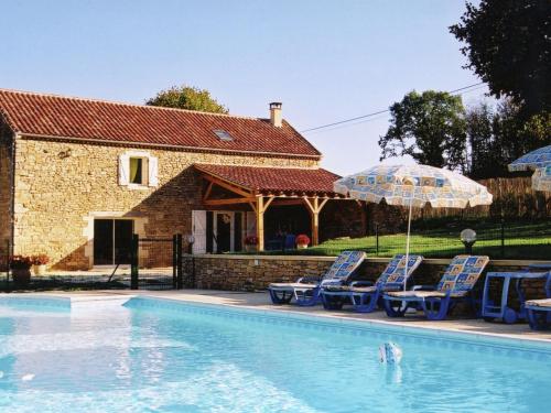 Beautiful Holiday Home with Pool in Saint Pompont