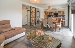 Beautiful home in Agde with WiFi, Outdoor swimming pool and Swimming pool