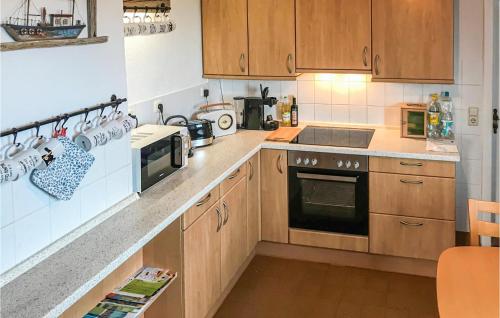 Beautiful home in Alt Bukow with 3 Bedrooms and WiFi