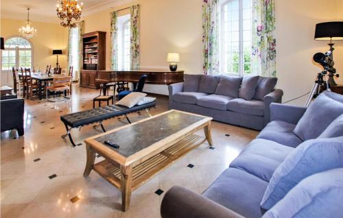 Beautiful home in Apt with WiFi, Private swimming pool and Outdoor swimming pool