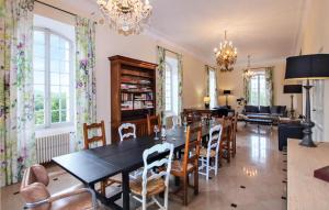 Beautiful home in Apt with WiFi, Private swimming pool and Outdoor swimming pool