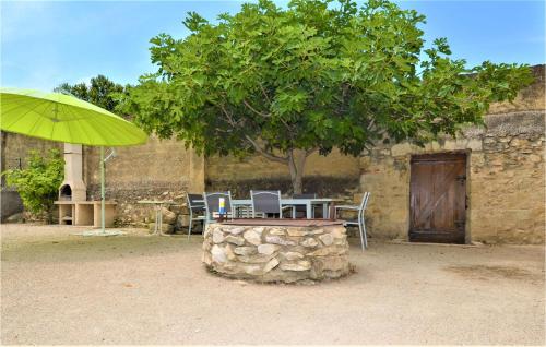 Beautiful home in Aramon with 3 Bedrooms and WiFi