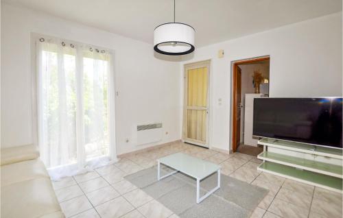 Beautiful home in Argelès-sur-Mer with WiFi and 2 Bedrooms