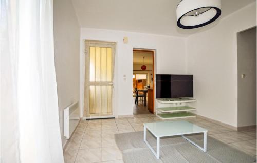 Beautiful home in Argelès-sur-Mer with WiFi and 2 Bedrooms