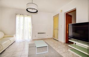 Beautiful home in Argelès-sur-Mer with WiFi and 2 Bedrooms