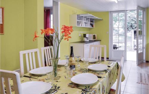 Beautiful home in Athis with 2 Bedrooms