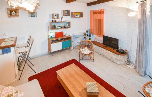 Beautiful home in Aurel with 1 Bedrooms