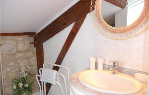 Beautiful home in Beauville with 5 Bedrooms, WiFi and Outdoor swimming pool