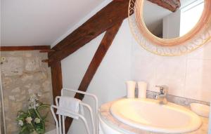 Maison de vacances Beautiful home in Beauville with 5 Bedrooms, WiFi and Outdoor swimming pool  47470 Beauville Aquitaine