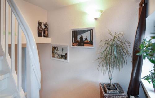 Beautiful home in Berlin with 2 Bedrooms and Internet