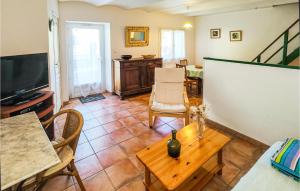 Beautiful home in Berlou with WiFi and 2 Bedrooms