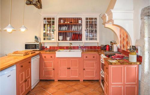 Beautiful home in Bon Encontre with 3 Bedrooms, WiFi and Outdoor swimming pool