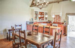 Beautiful home in Bon Encontre with 3 Bedrooms, WiFi and Outdoor swimming pool