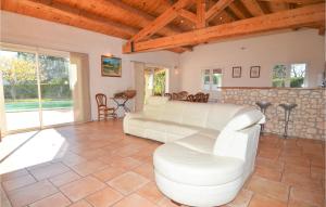 Beautiful home in Bordezac with WiFi, Private swimming pool and Outdoor swimming pool