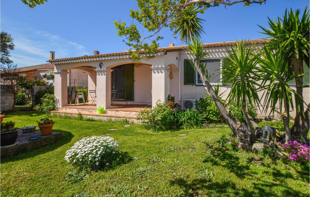 Beautiful home in Borgo with 3 Bedrooms and WiFi , 20290 Borgo