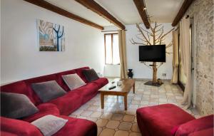 Beautiful home in Bourg Saint Andol with 3 Bedrooms, WiFi and Outdoor swimming pool