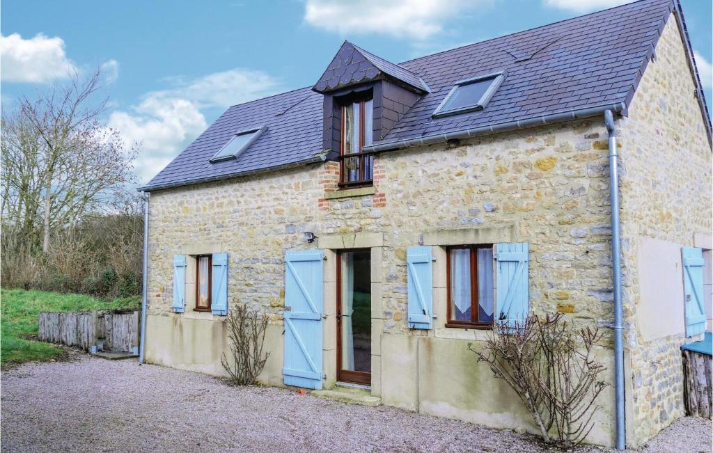 Beautiful home in Brucheville with 2 Bedrooms and WiFi , 50480 Brucheville