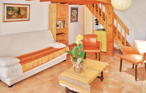 Beautiful home in Caderousse with 1 Bedrooms
