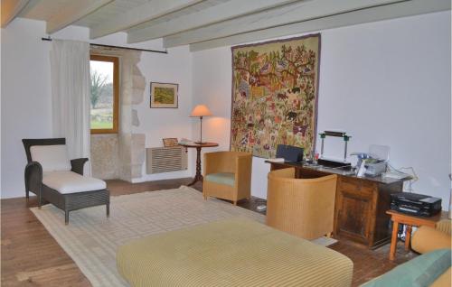 Beautiful home in Carnac-Rouffiac with WiFi, Private swimming pool and Outdoor swimming pool