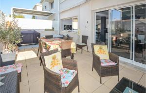 Beautiful home in Carro with 3 Bedrooms, Jacuzzi and WiFi