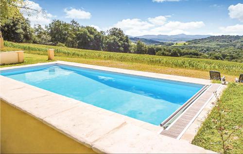 Beautiful home in Castetbon with 3 Bedrooms, WiFi and Private swimming pool