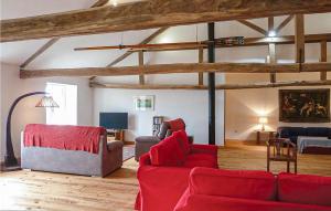 Beautiful home in Castetbon with 3 Bedrooms, WiFi and Private swimming pool