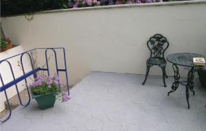 Beautiful home in Chateauneuf du Faou with 5 Bedrooms and WiFi