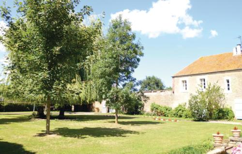 Beautiful home in Chicheboville with 4 Bedrooms and WiFi