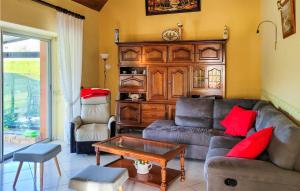 Maison de vacances Beautiful home in Coatascorn with WiFi and 4 Bedrooms  22140 Coatascorn -1