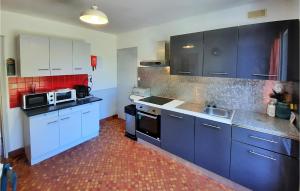Beautiful home in Concarneau with 4 Bedrooms and WiFi