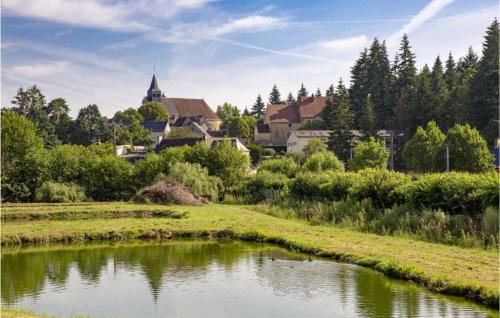 Beautiful home in Conflans sur Anille with WiFi