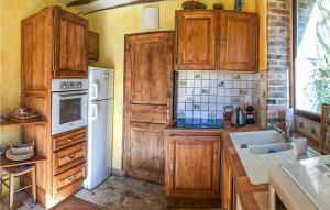Beautiful home in Conflans sur Anille with WiFi