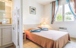 Beautiful home in Crozon-Morgat with 1 Bedrooms, Internet and Indoor swimming pool