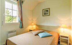 Beautiful home in Crozon with WiFi, Indoor swimming pool and Swimming pool