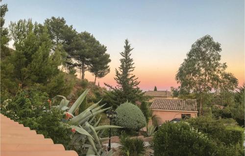 Beautiful home in Cruzy with 4 Bedrooms, WiFi and Outdoor swimming pool