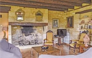 Beautiful home in Domme with 3 Bedrooms, WiFi and Outdoor swimming pool