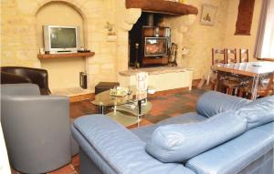Beautiful home in Englesqueville Percee with 3 Bedrooms and WiFi